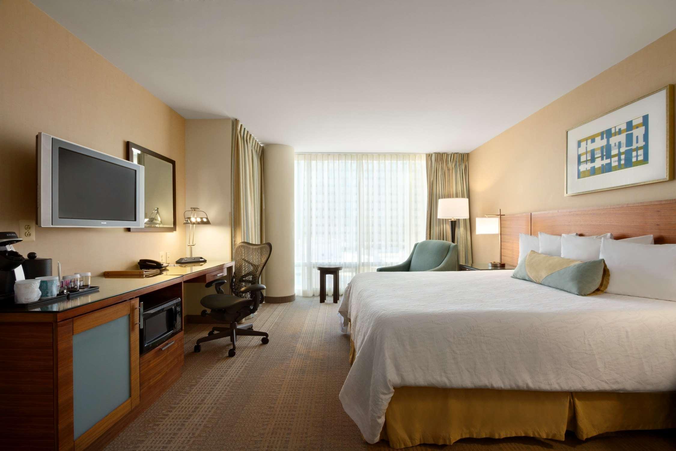 Hilton Garden Inn Baltimore Inner Harbor Exterior photo