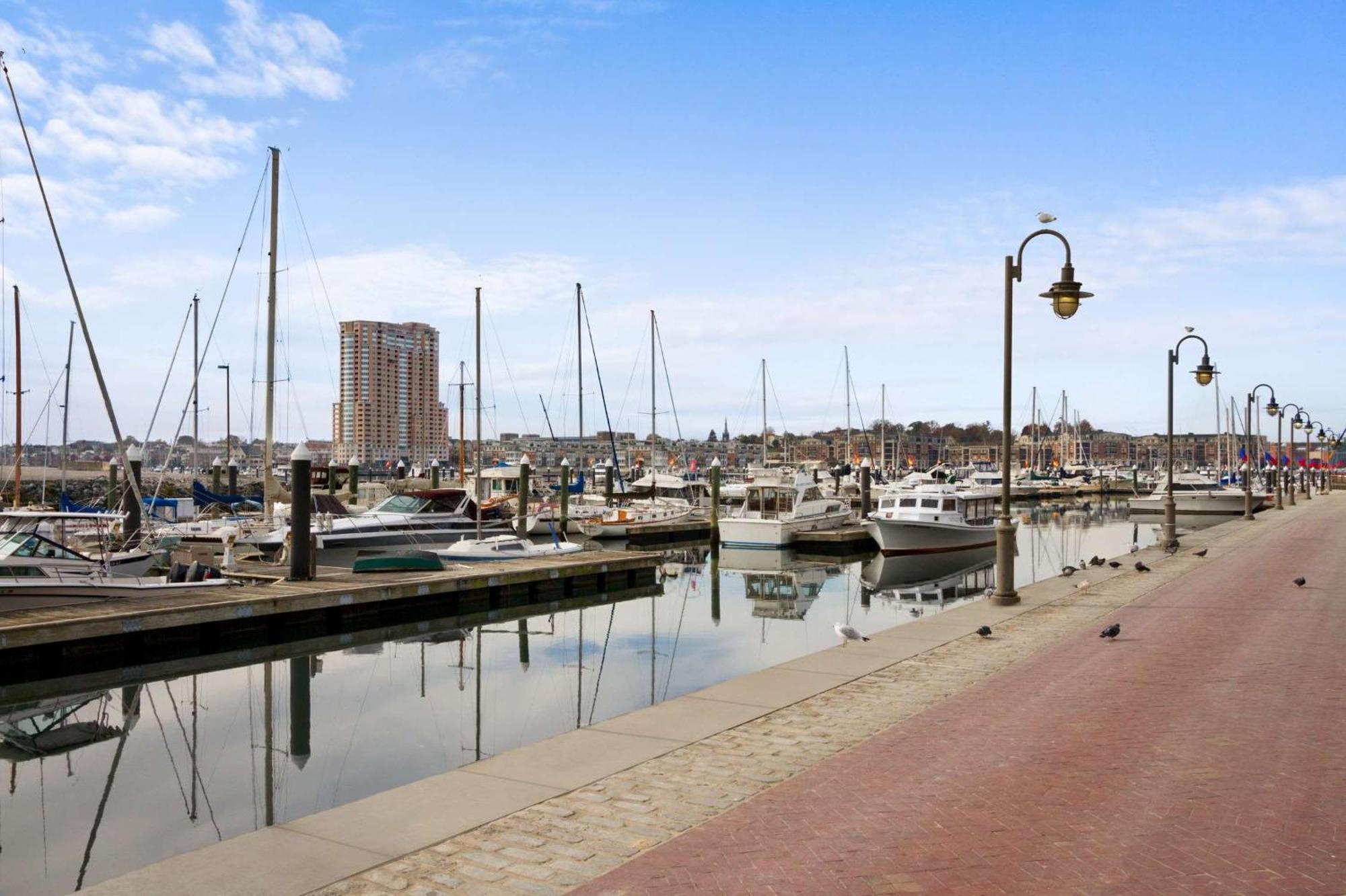 Hilton Garden Inn Baltimore Inner Harbor Exterior photo